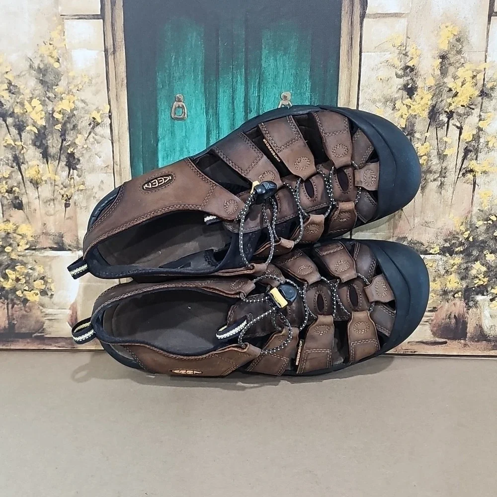 KEEN CLOSED TOE SANDALS MENS 12 BROWN WATERPROOF LEATHER